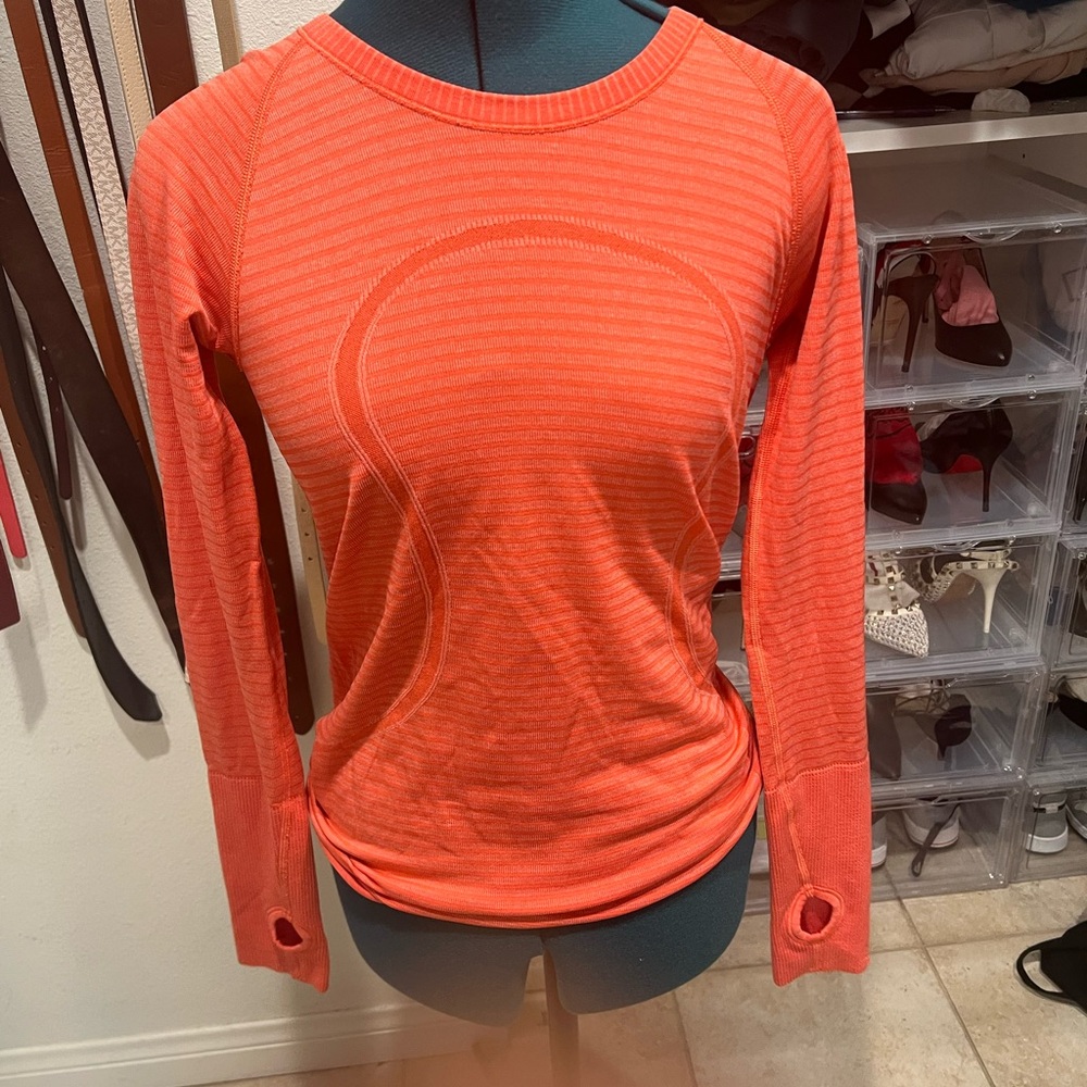 Lululemon Swiftly Tech Long Sleeve Crew 6 Heathered Alarming Top Thumbholes